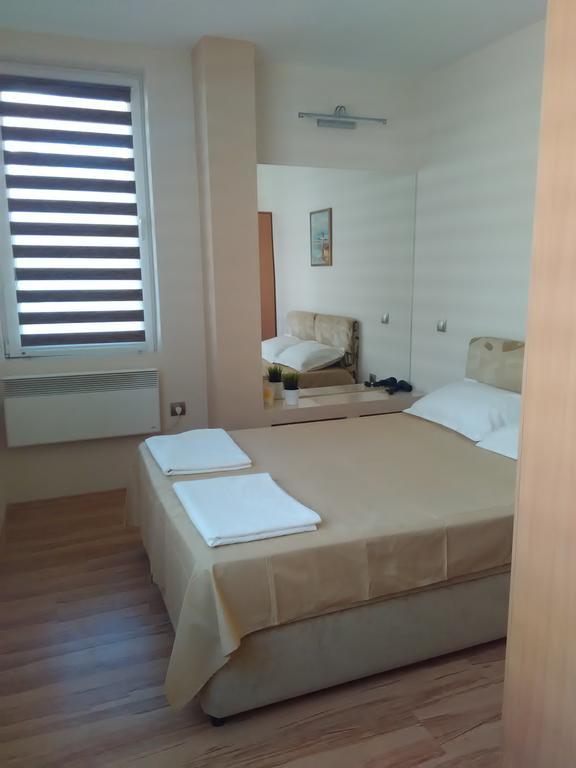 Geri Apartment Burgas Stad Buitenkant foto